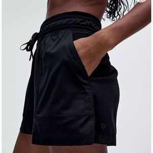 Lululemon Dance Studio HR Short 3.5”